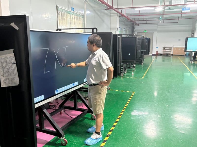 Interactive Flat Panel with Built-In Camera - Interactive Flat Panel Display Terminal