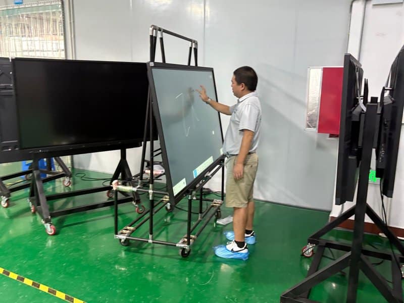 Interactive Flat Panel vs Projector - Interactive Flat Panel Display Terminal