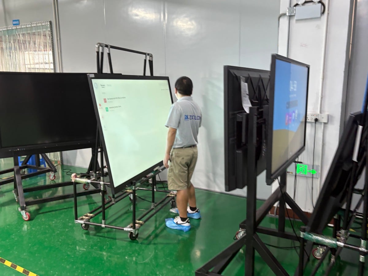Should Meeting Rooms Still Choose Projectors? Calculating the True Cost and Value Between Projectors and All-in-One Displays - Figure 3