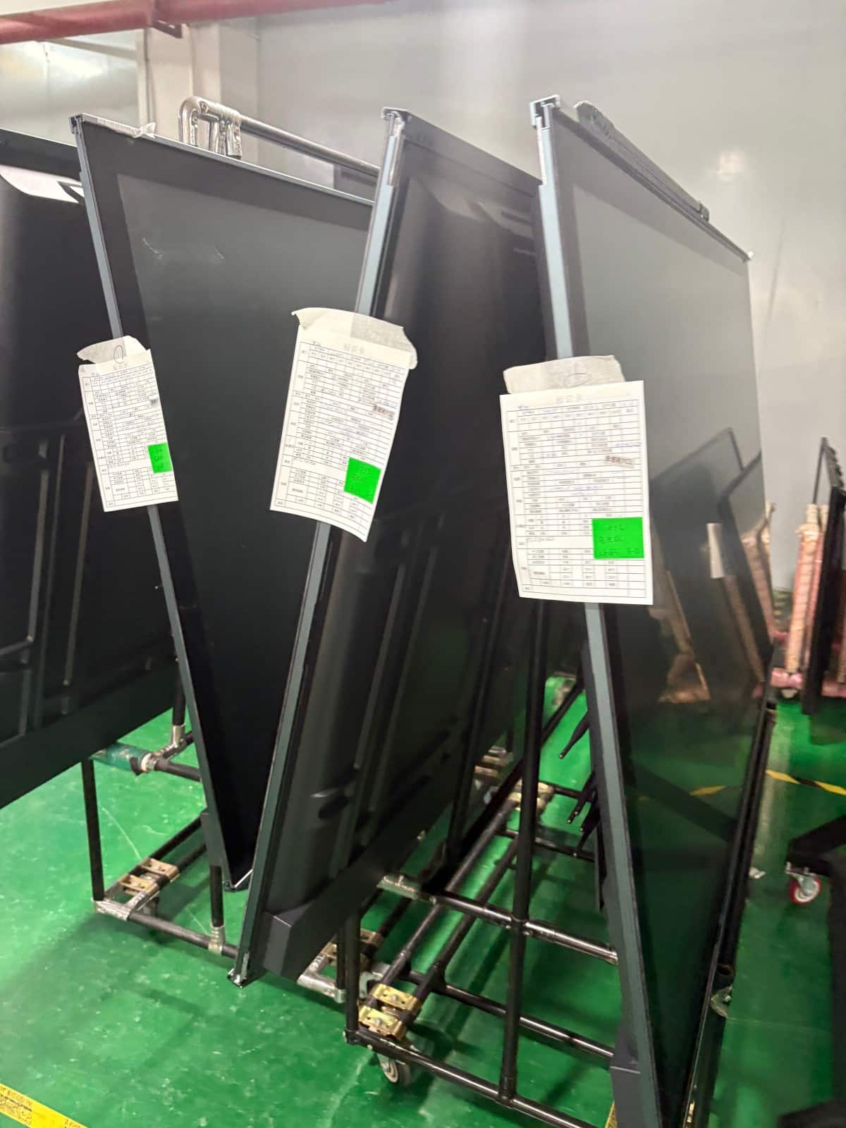 Smart Conference Interactive Flat Panel Wall-Mounting Tutorial: A Three-Step Guide from Wall Positioning to Final Mounting - Figure 3