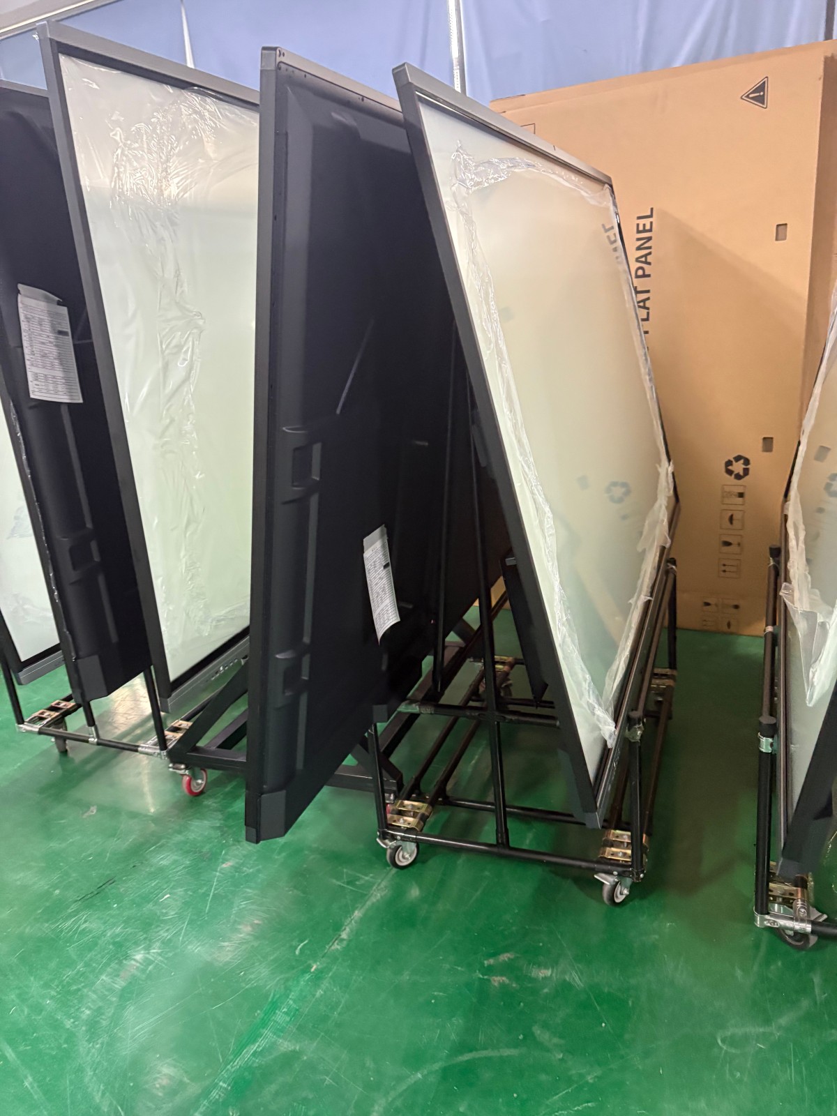 Smart Conference Interactive Flat Panel Wall-Mounting Tutorial: A Three-Step Guide from Wall Positioning to Final Mounting - Figure 4