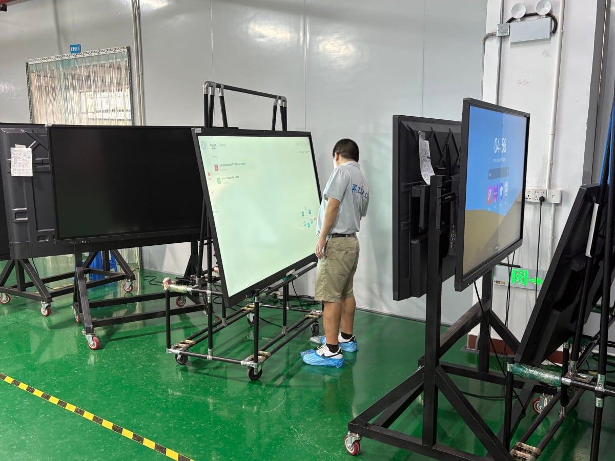 Spending the First Ten Minutes Troubleshooting Equipment Before Meetings? How Many Meeting Room Frustrations Can an All-in-One Display Solve? - Figure 2